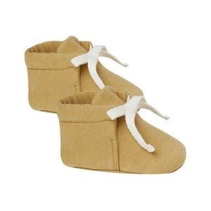 ✨2 for 20✨ EUC Quincy Mae booties Honey 3-6 Mos